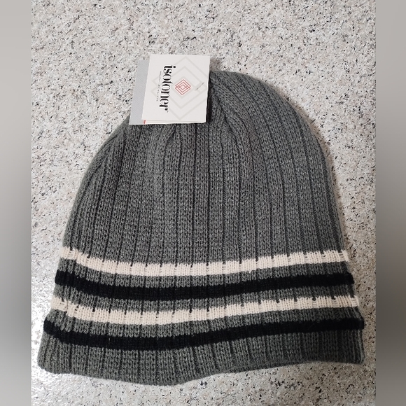 Isotoner Grey Beanie Winter Hat New w/ Tags - Picture 1 of 3